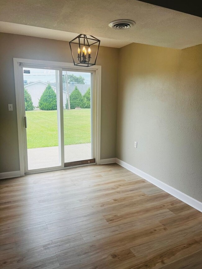 822 Windwood Dr in Junction City, KS - Building Photo - Building Photo
