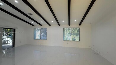 17010 SW 93rd Ave in Palmetto Bay, FL - Building Photo - Building Photo