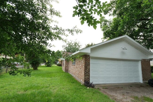 6627 D S Bailey Ln in Houston, TX - Building Photo - Building Photo