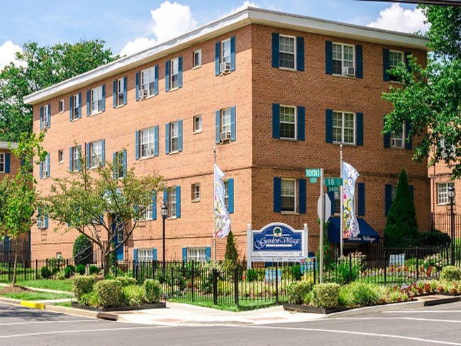 Garden Village in Washington, DC - Foto de edificio - Building Photo