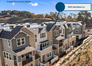 645 Semillon Ln in Santa Rosa, CA - Foto de edificio - Building Photo