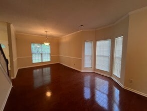 4800 Mystic Oak Dr in Browns Summit, NC - Foto de edificio - Building Photo