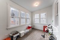 2161 N Maplewood Ave, Unit 2 in Chicago, IL - Building Photo - Building Photo