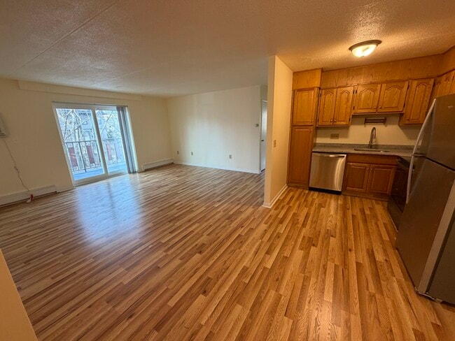 116 Sutherland Rd, Unit 1 in Boston, MA - Foto de edificio - Building Photo