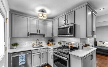 6666 Barrett Rd in Falls Church, VA - Building Photo - Building Photo