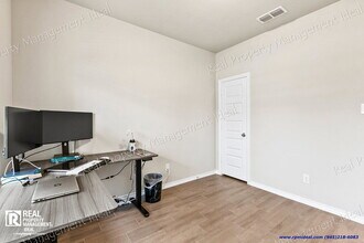 2000 Plum Pk in Mesquite, TX - Building Photo - Building Photo