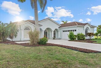 39 Fairway Rd in Rotonda West, FL - Building Photo - Building Photo