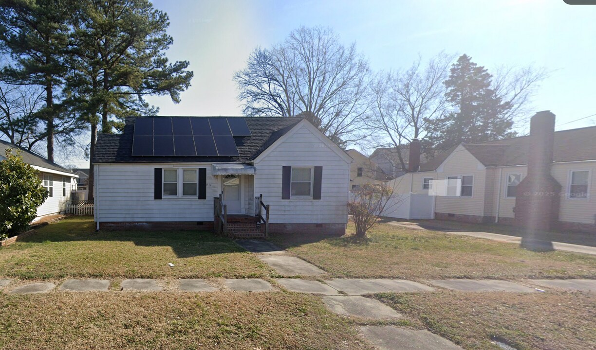 2730 Vimy Ridge Ave in Norfolk, VA - Building Photo