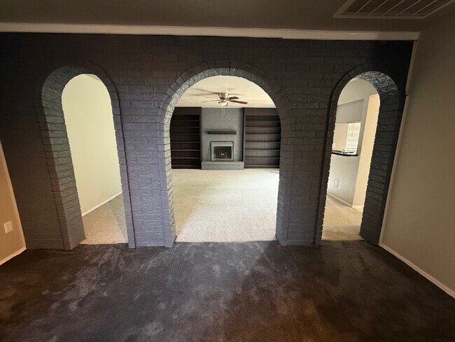 11808 Biggs Cir in Yukon, OK - Foto de edificio - Building Photo