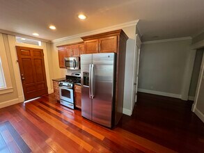 1233 Bardstown Rd, Unit Highland Lofts in Louisville, KY - Foto de edificio - Building Photo