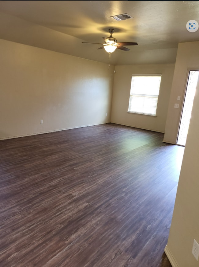 917 West Prairie Wind Way in Mustang, OK - Building Photo - Building Photo