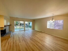 755 Firenze Pl in Santa Barbara, CA - Building Photo