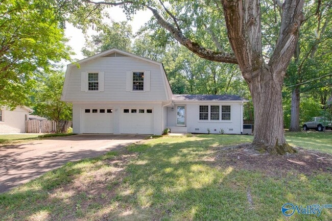 property at 9612 Dortmund Dr SE
