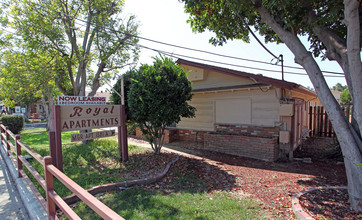 Royal Apartments in El Cajon, CA - Building Photo - Building Photo