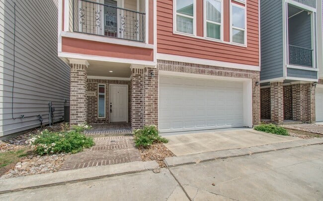 2114 Oatfield Dr in Houston, TX - Foto de edificio - Building Photo