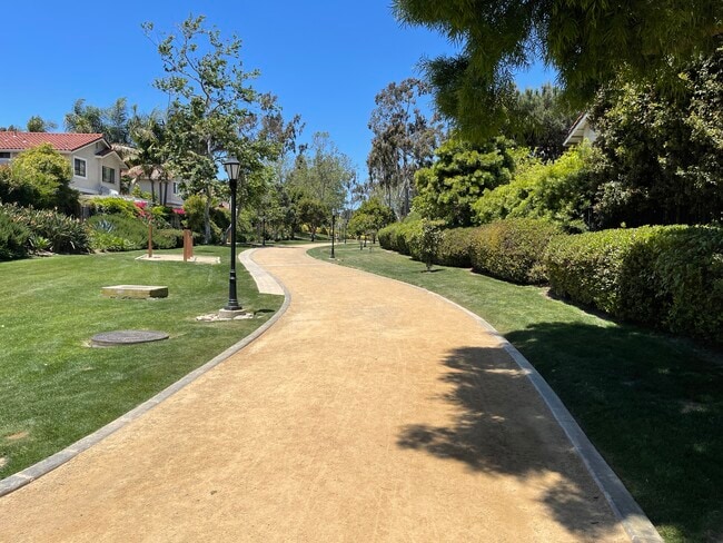 7110 Caminito Zabala in San Diego, CA - Building Photo - Building Photo