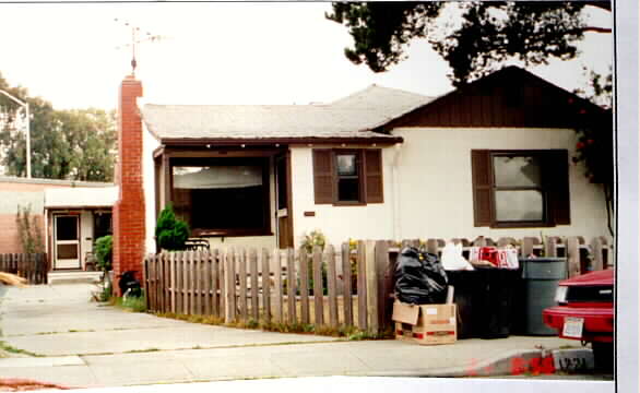 1221 Beacon Ave in San Mateo, CA - Building Photo - Building Photo