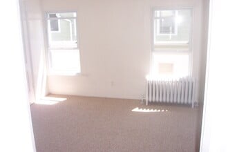 60 Gold St in Rochester, NY - Foto de edificio - Building Photo