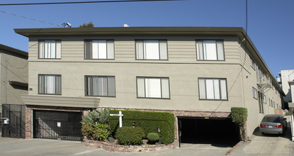 389 Palm Ave in Oakland, CA - Building Photo - Building Photo