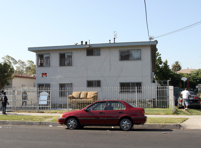 318 W Almond St in Compton, CA - Building Photo - Building Photo