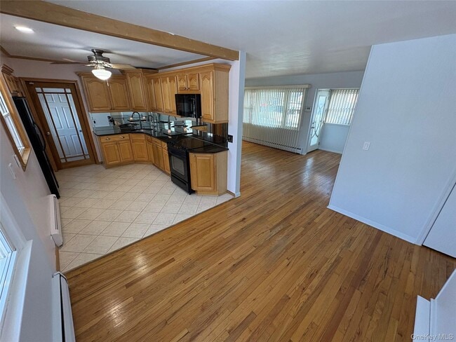 189 Vanderbilt Ave in Brentwood, NY - Building Photo - Building Photo