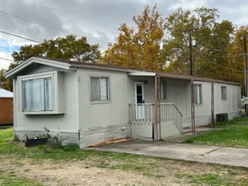 84532 OR-11 in Milton-Freewater, OR - Building Photo