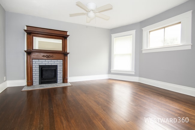 216 N Hickory St in Joliet, IL - Building Photo - Building Photo