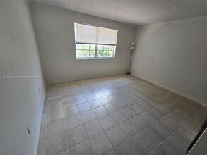 8332 NW 195th Terrace in Hialeah, FL - Building Photo - Building Photo