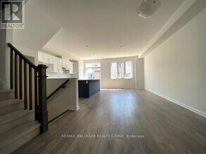 573 Lilith St in Ottawa, ON - Building Photo - Building Photo