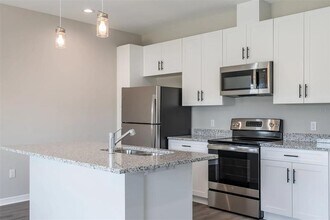 2111 Sebring Pl in Clearwater, FL - Building Photo - Building Photo