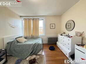 74 Egmont St, Unit 4 in Brookline, MA - Building Photo - Building Photo