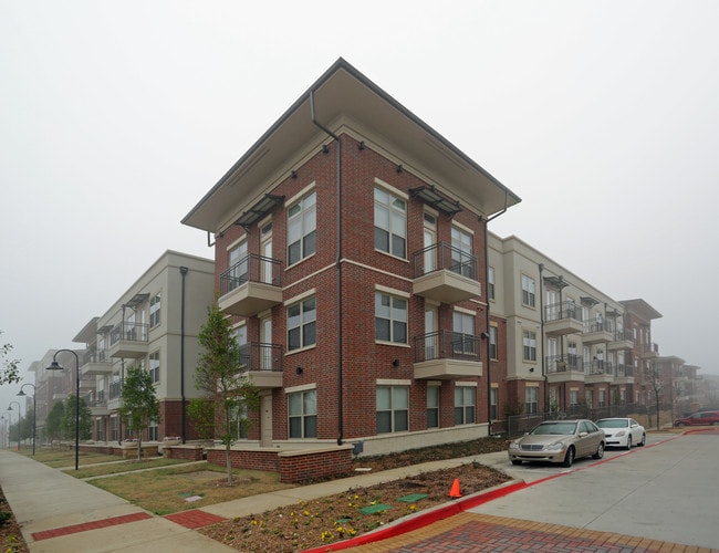 Century Cedar Hill in Cedar Hill, TX - Building Photo - Building Photo
