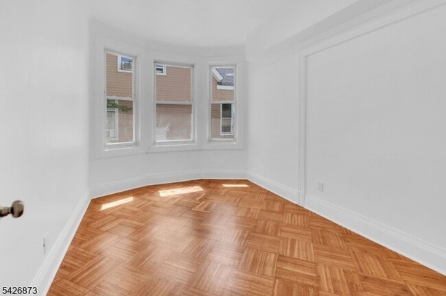 44 Farley Ave, Unit 1 in Newark, NJ - Foto de edificio - Building Photo