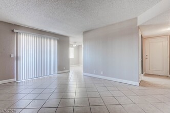 3151 N Soaring Gulls Dr in Las Vegas, NV - Building Photo - Building Photo