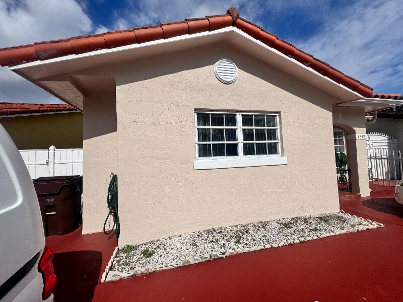 2849 W 71st St in Hialeah, FL - Building Photo