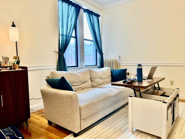 1340 Commonwealth Ave, Unit 14 in Boston, MA - Building Photo - Building Photo