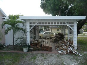 525 24th Ave N in Lake Worth Beach, FL - Building Photo - Building Photo