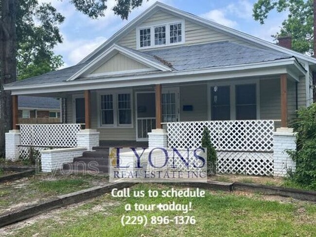 property at 315 S Berrien St