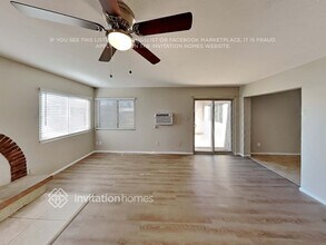 10413 W Calle Del Oro in Phoenix, AZ - Foto de edificio - Building Photo