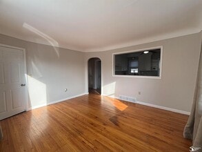 1273 Lindbergh St, Unit 2 in Wyandotte, MI - Building Photo - Building Photo