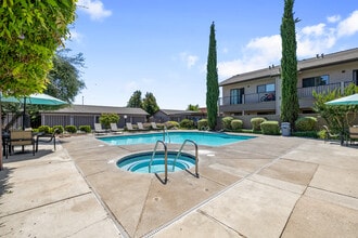 Avalon Place in Manteca, CA - Building Photo - Other