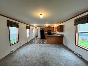 1432 Iowa Dr in Sturgeon Bay, WI - Building Photo - Building Photo