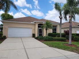 9358 Palm Island Cir in Ft. Myers, FL - Building Photo