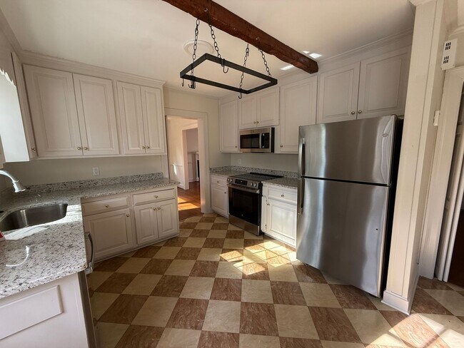 1121 Forest Hills Rd NW in Wilson, NC - Building Photo - Building Photo