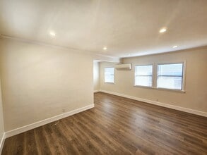 1604 N Hollywood Way, Unit B in Burbank, CA - Building Photo - Building Photo