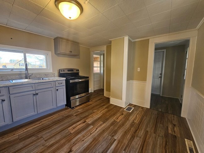 7 Monson Pl in Milford, NH - Building Photo - Building Photo