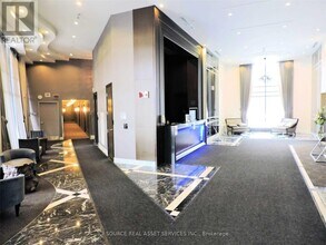 7608 Yonge St in Vaughan, ON - Building Photo - Building Photo