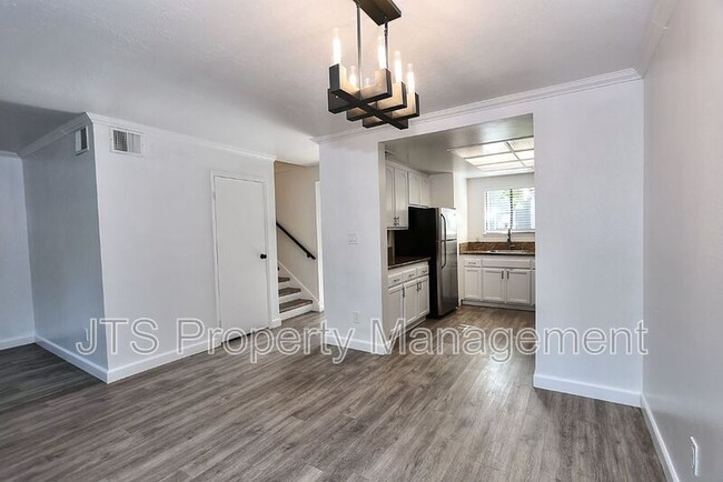 property at 9 Derow Ct