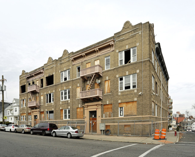 158 Gregory Ave in Passaic, NJ - Building Photo - Building Photo