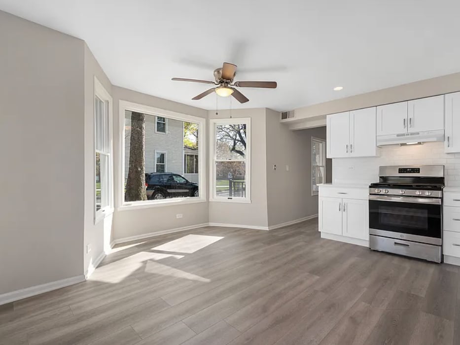 427 Delles Rd in Wheaton, IL - Building Photo